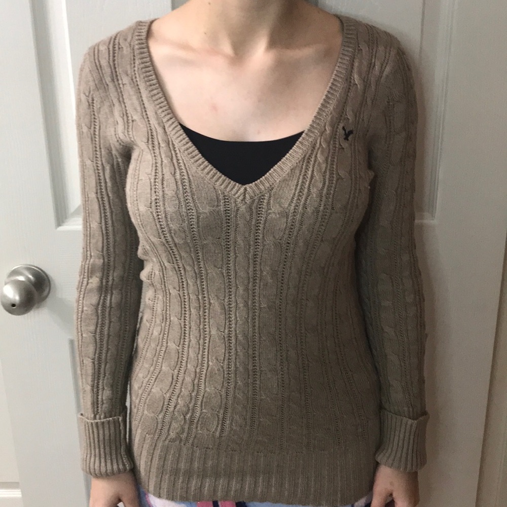 American Eagle v neck sweater
